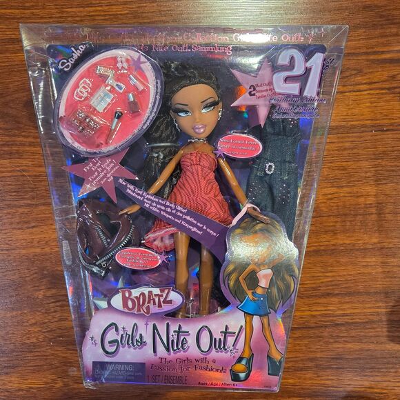 Bratz Girls Nite Out 21st Birthday Edition Yasmin and Sasha Fashion Dolls 2022 - Picture 3 of 4